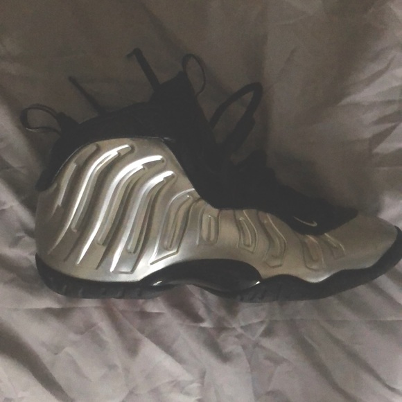 Nike foam posits